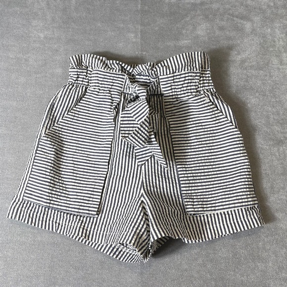Zara Pants - Zara Navy White Striped Seersucker Paperbag Waist Shorts XS